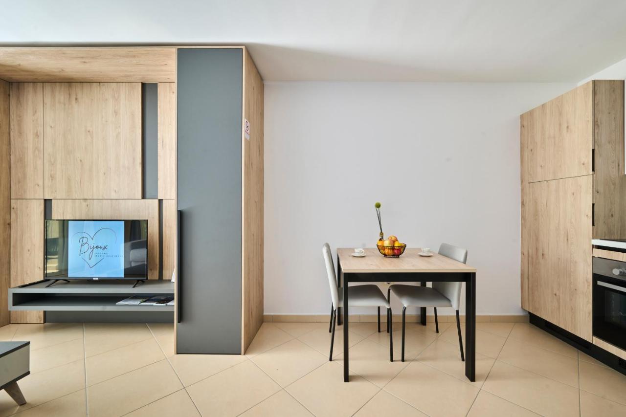 Supreme Studio Apartment Bijoux Umag Exterior photo
